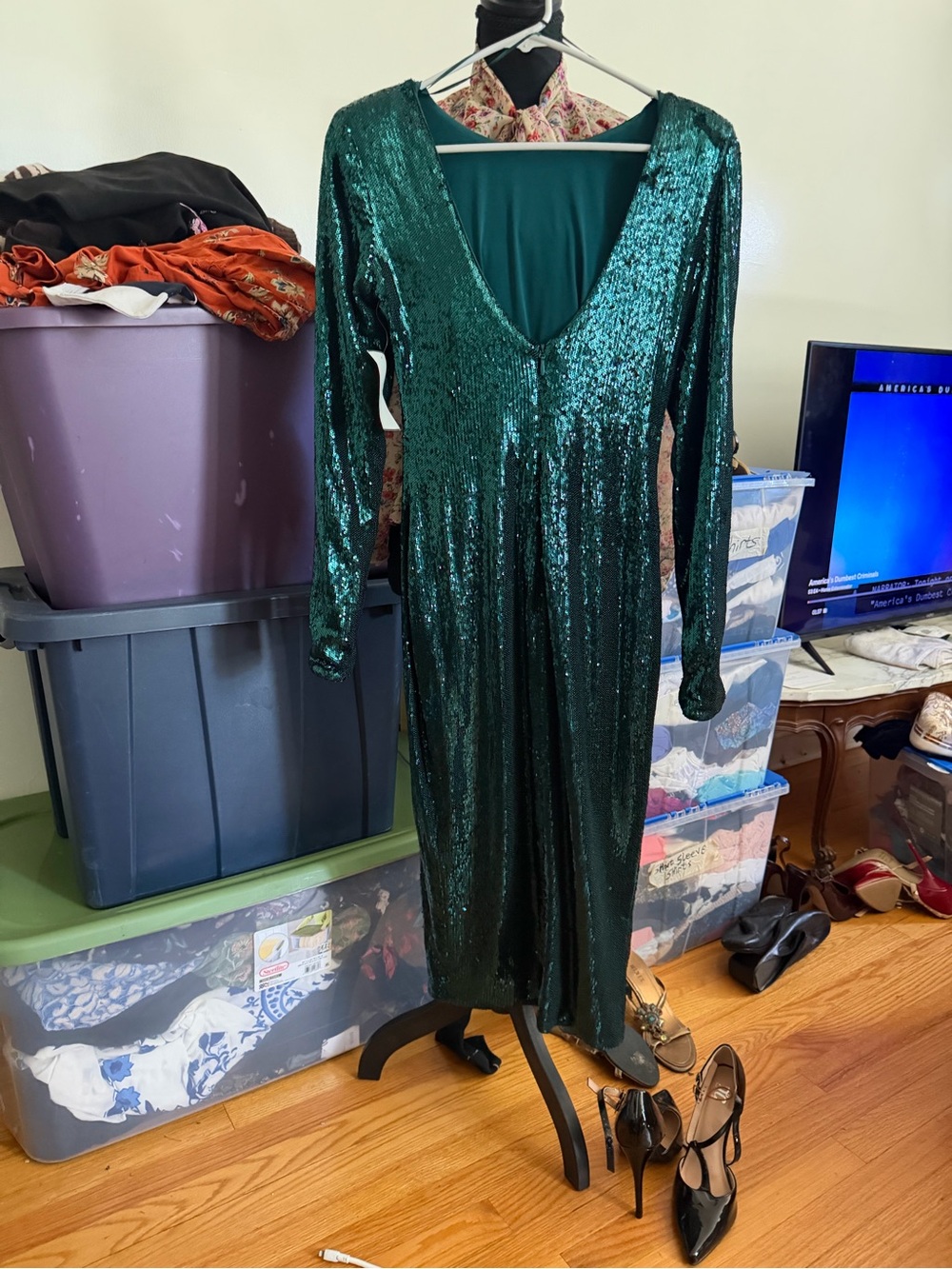 Dress the Population Emerald Green Sequin Long Sleeve V-Neck Dress
